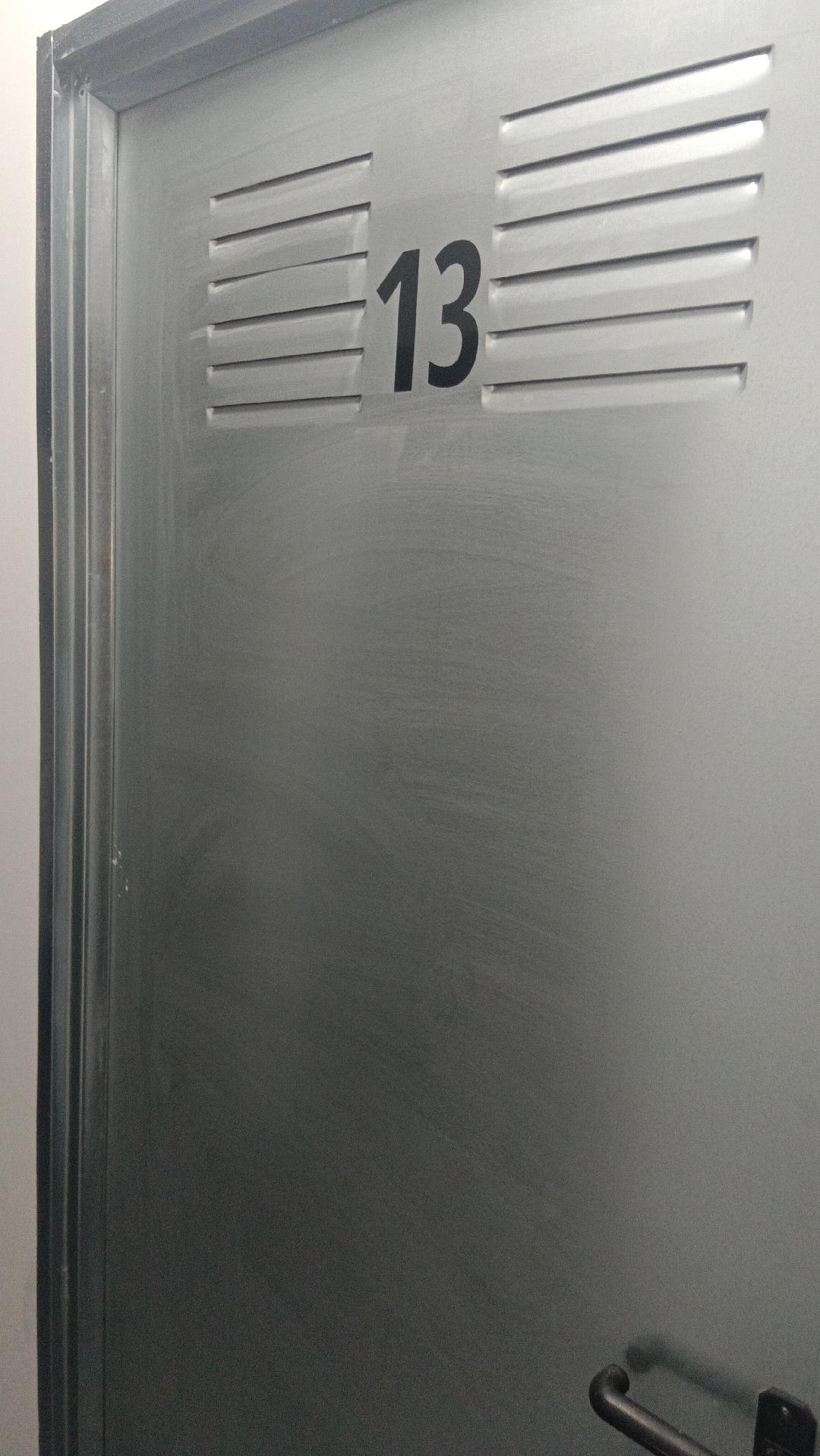 puerta trastero nº 13