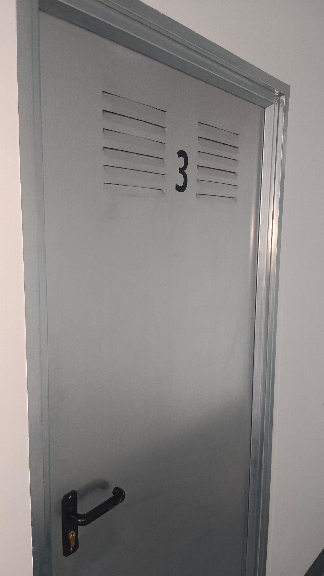 puerta trastero nº 3