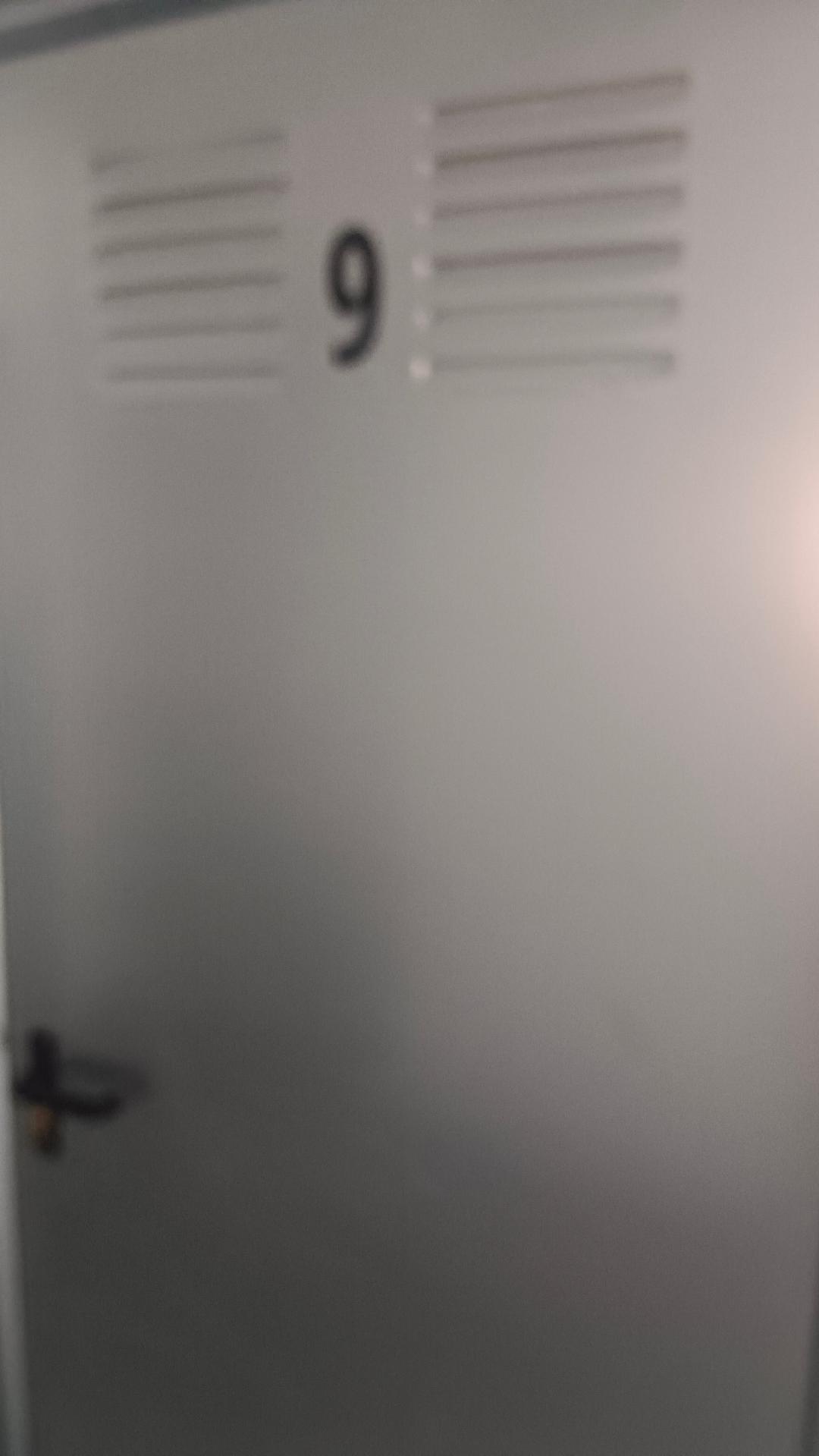 puerta trastero nº 9